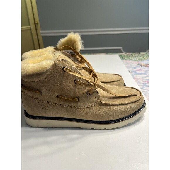 UGG Sheepskin Lined Chukka Style Vibram Boots Men’s Sz 11 main image 12